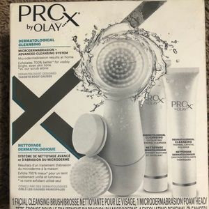 Prox by Olay cleaning face brush